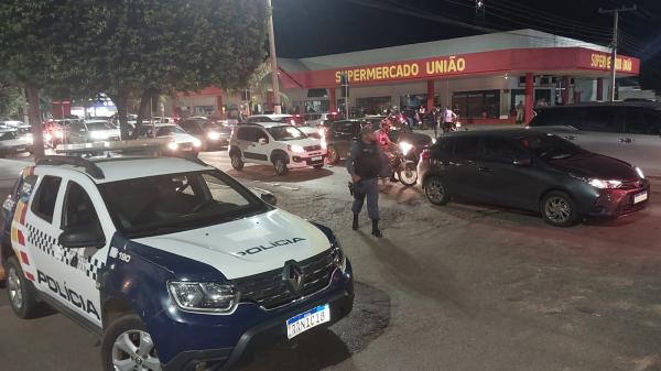 Sorriso: 2 bêbados são presos e 44 veículos apreendidos na Lei Seca da Av. Tancredo Neves com a Av. dos Imigrantes